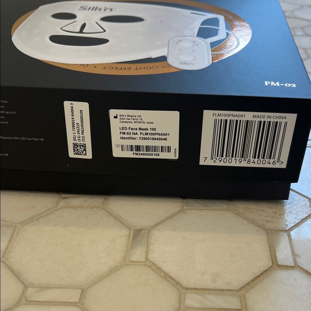 LED Face Mask - White - Picture 3 of 10